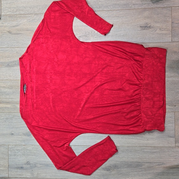 Diane Kroe red sheen dolman long sleeve boat neck top, size small - Picture 9 of 9